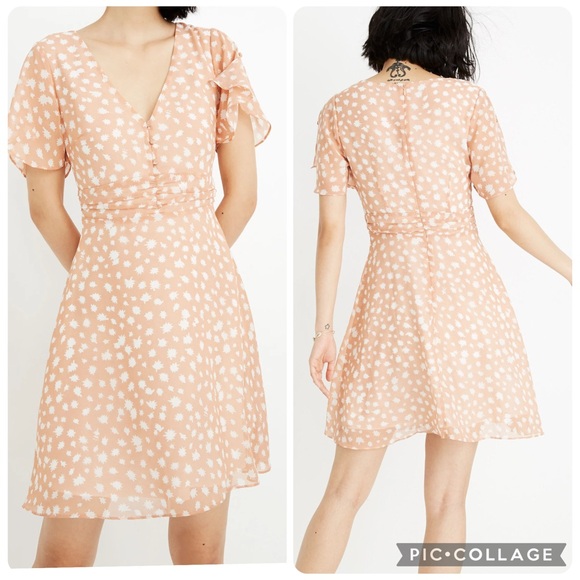 Madewell Dresses & Skirts - Madewell Ruched-Waist Flutter Sleeve Mini Dress in Star Shower Pale Peach Size 2